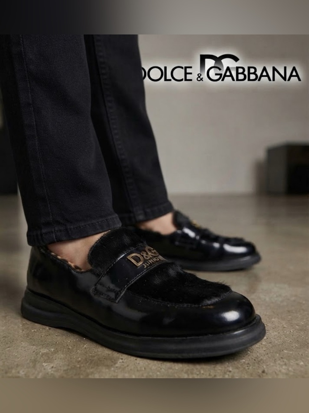 Authentic Dolce & Gabbana little girls signature black patent leather loafers 12